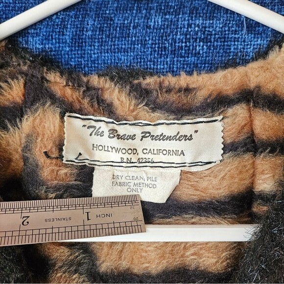 Vintage Hollywood Fur Vest Reversible Animal Print Black Brass Gold - Picture 11 of 12